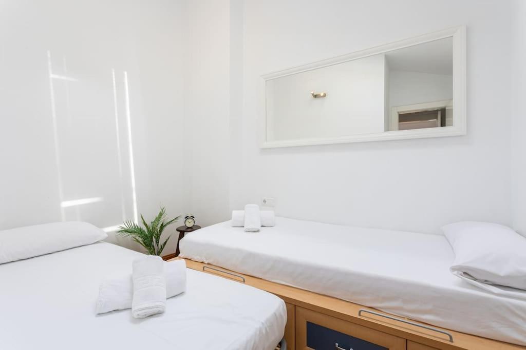 Penthouse In St Montano, Historic Centre, Wifi.