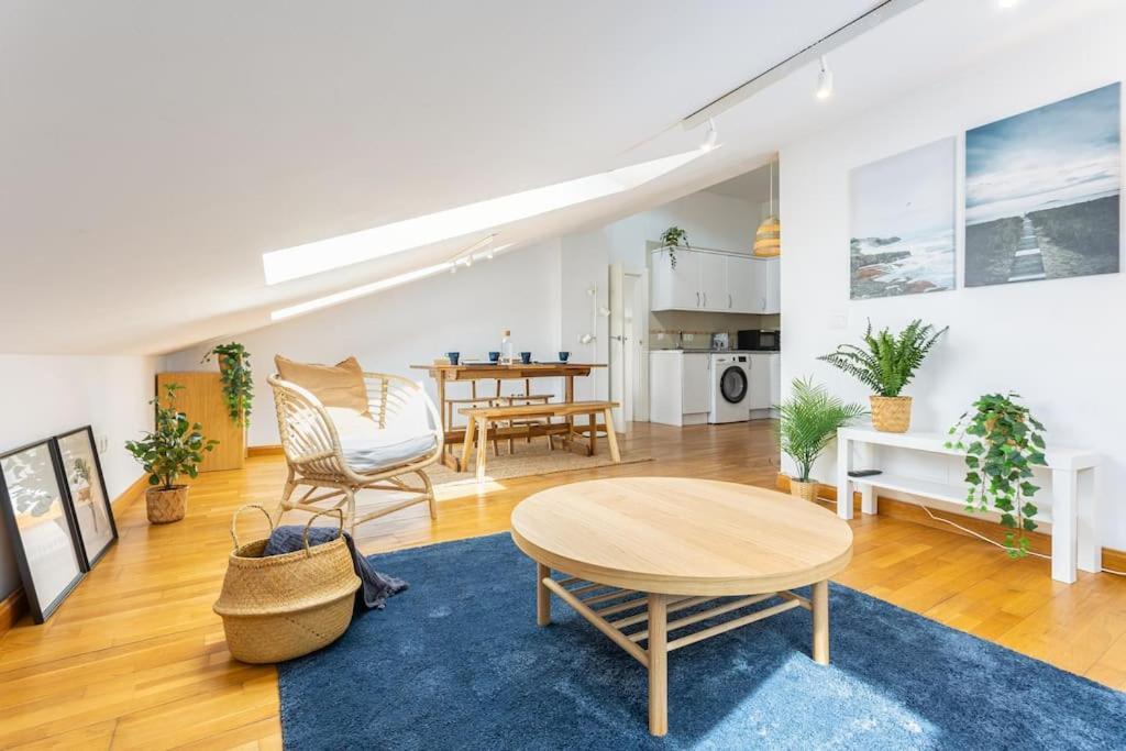 Appartement Penthouse In St Montano, Historic Centre, Wifi.